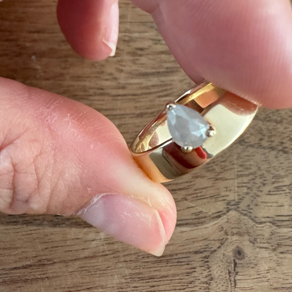 Sarah O rustic pear diamond ring 🍐